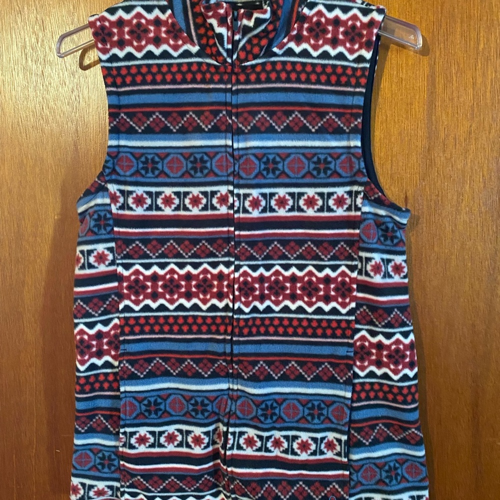 Cuddl Duds Fleece wear with Stretch Full Zip Vest Indian Navajo pattern  SZ Med